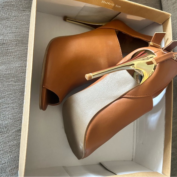 Heels - Picture 5 of 5